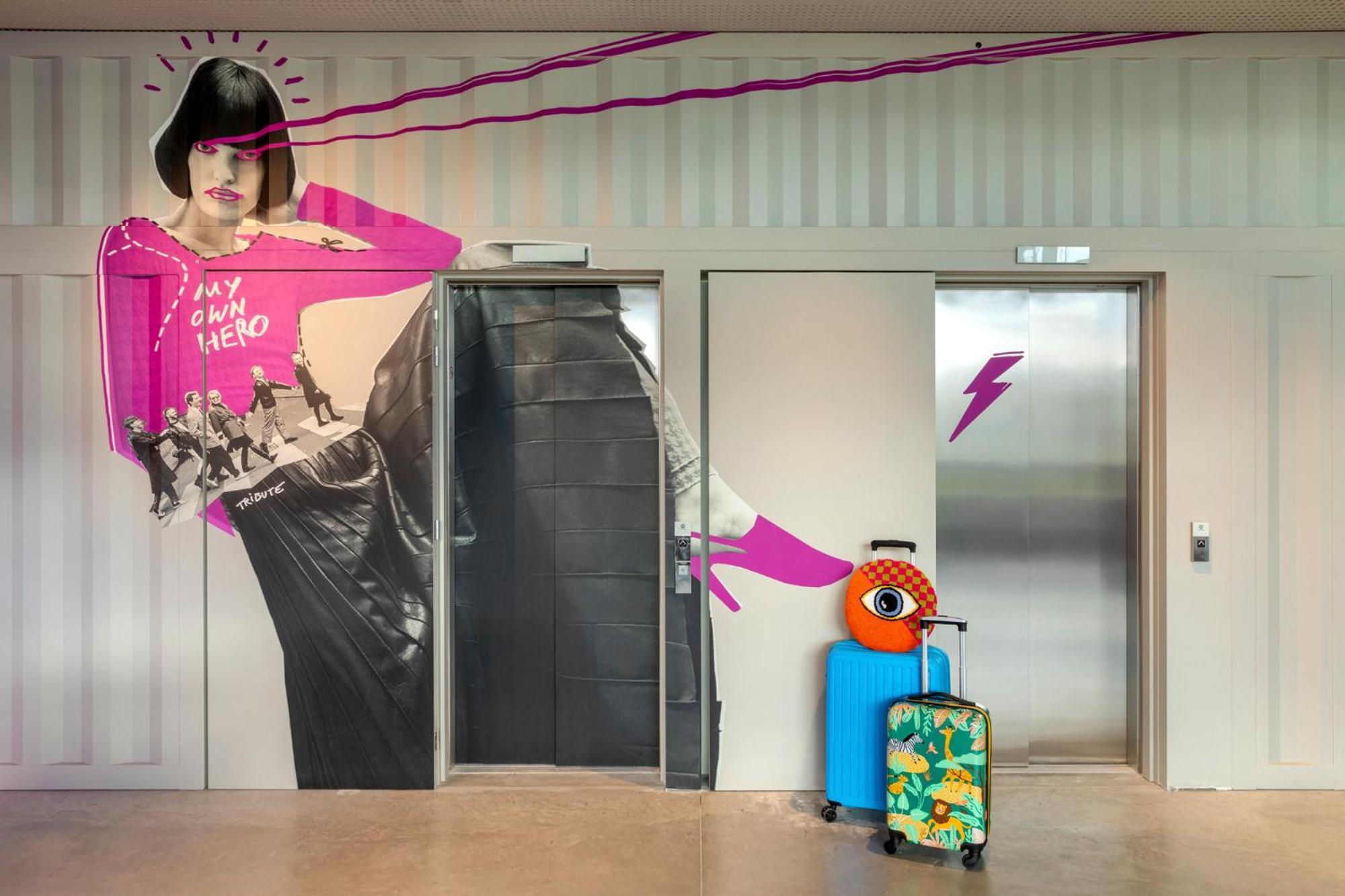 Moxy Antwerp Antuérpia Exterior foto