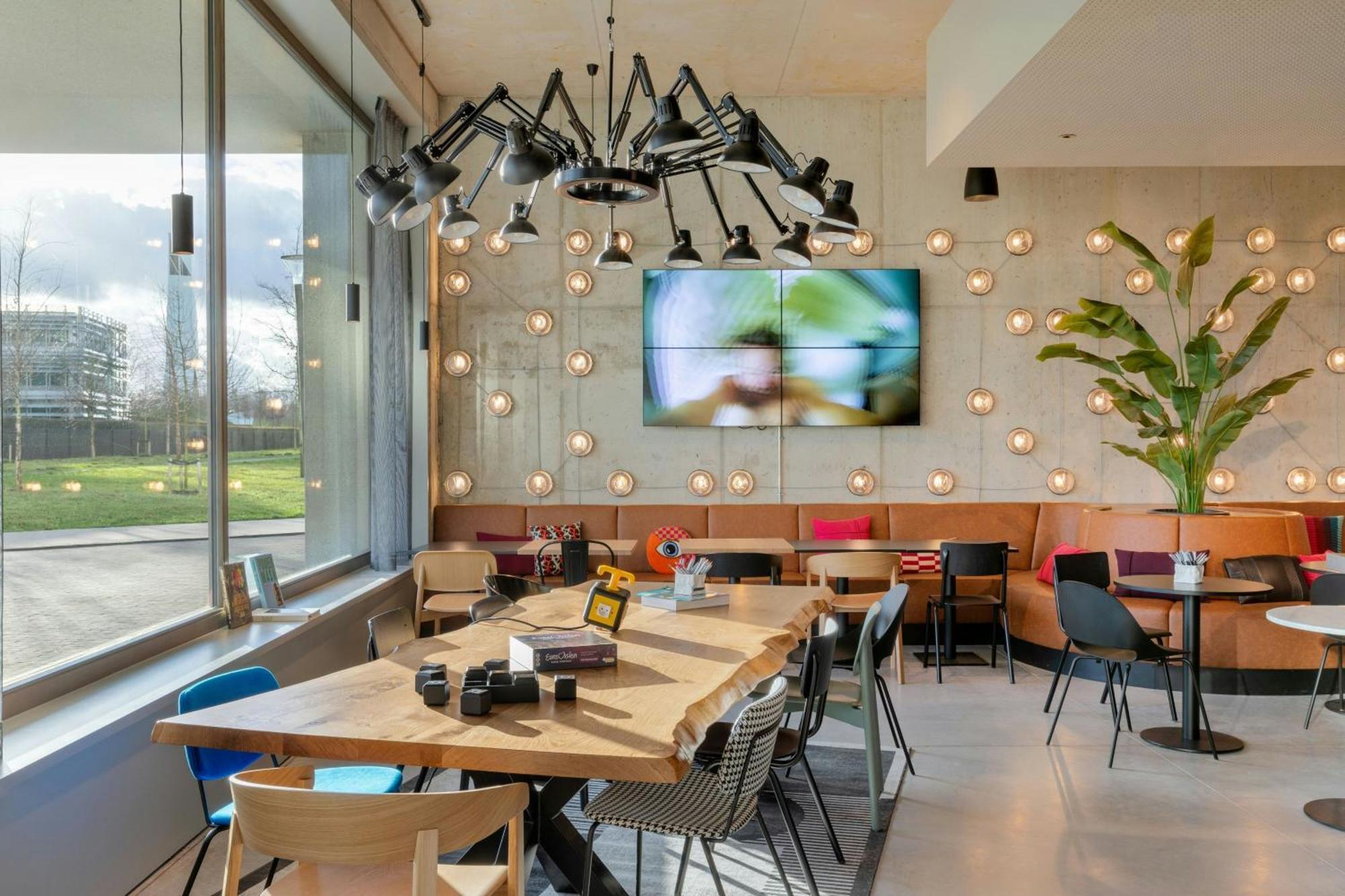Moxy Antwerp Antuérpia Exterior foto