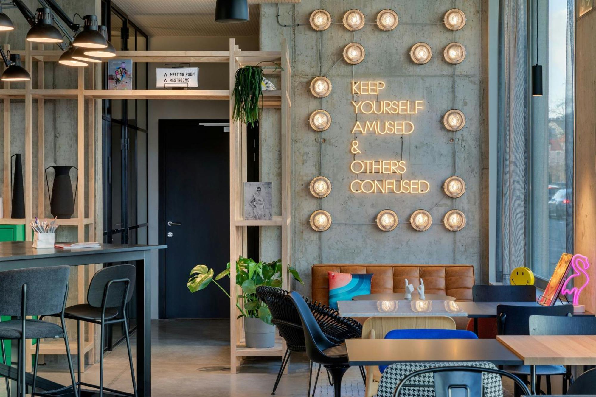 Moxy Antwerp Antuérpia Exterior foto