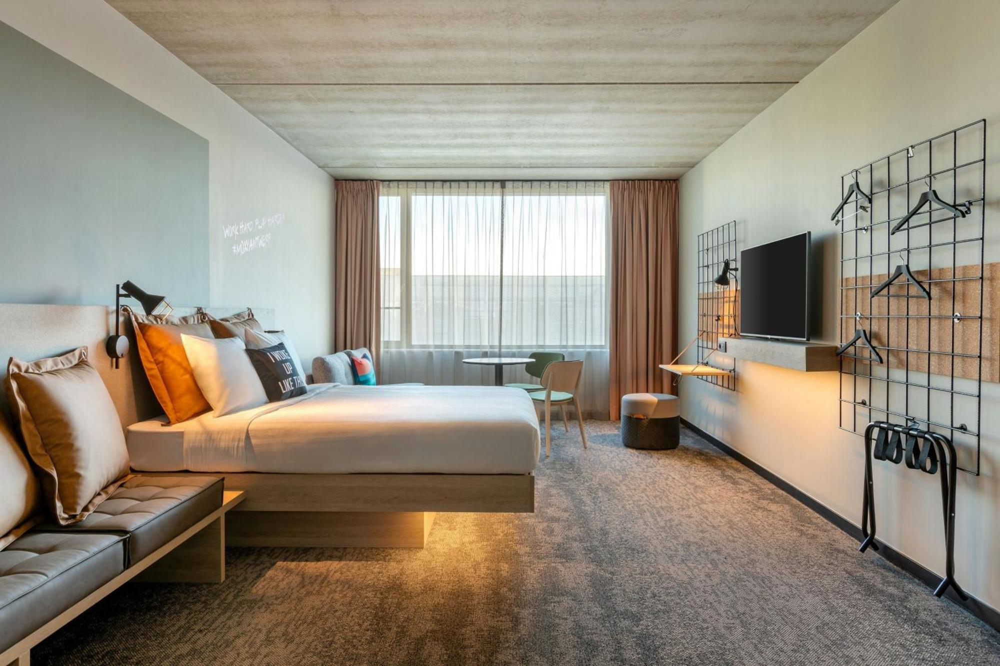 Moxy Antwerp Antuérpia Exterior foto